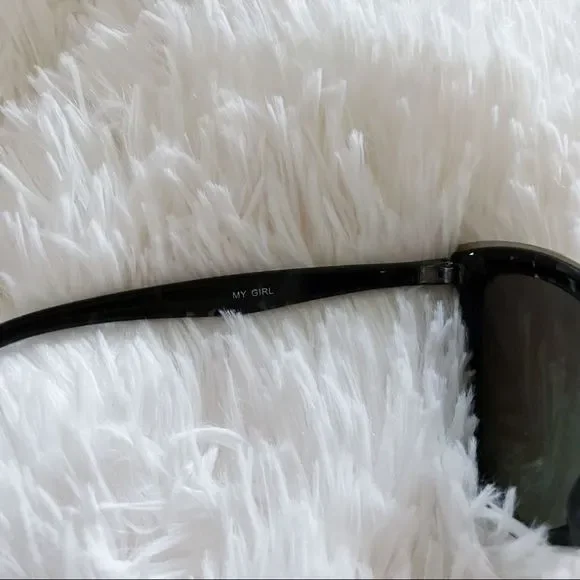 🌴 Mix & Match 2/$150 🌴 Quay “My Girl” Sunglasses - Picture 6 of 6